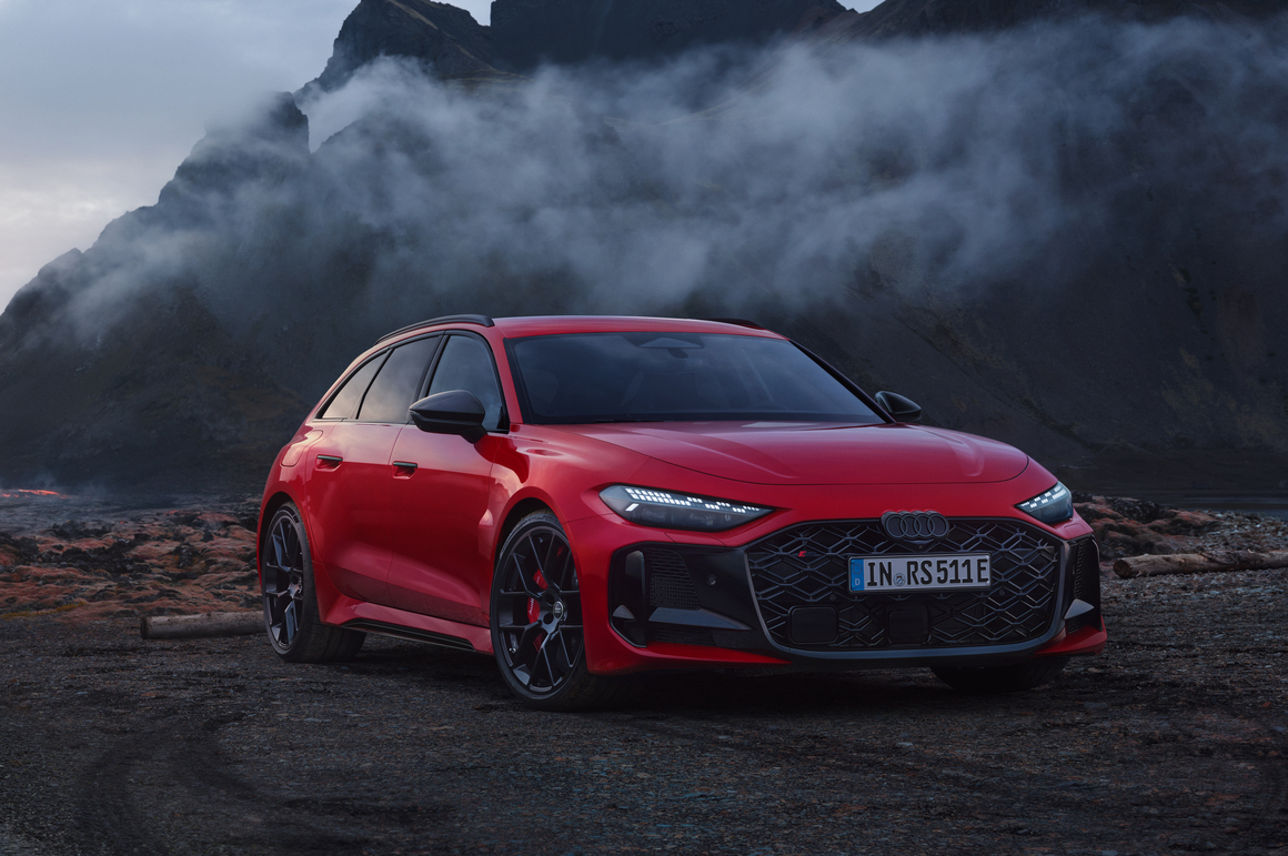 アウディ 新型RS 5 Avantの外観(フロント)